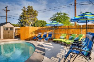 Plenty of pool seating