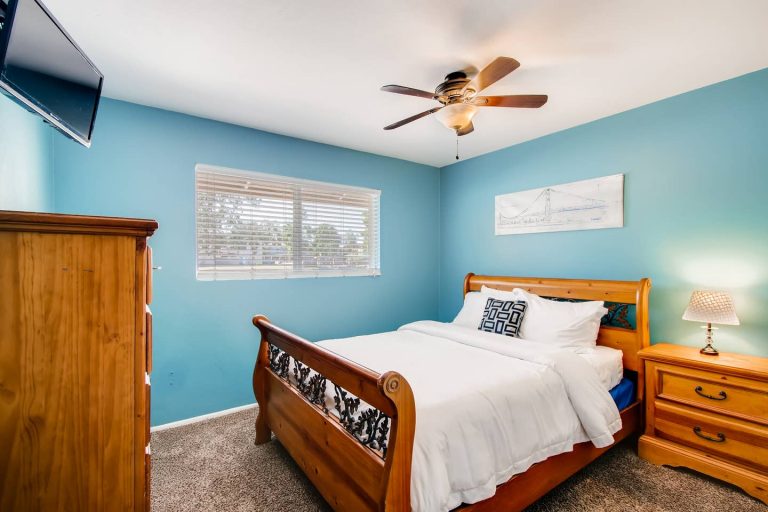 blue room
