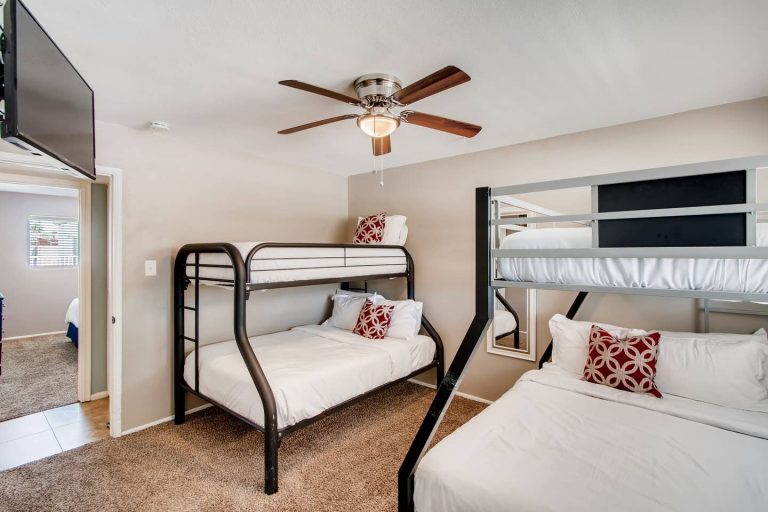 bunk bed room
